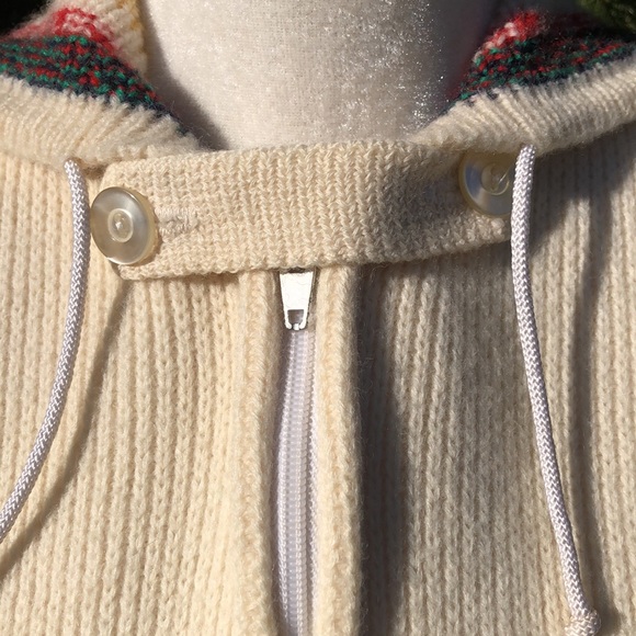 EUC Vintage Ladies Tundra 💯% Pure Virgin Wool Sweater - Picture 7 of 11